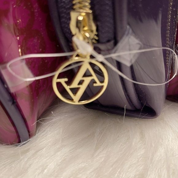 NEW ADRIENNE VITTADINI STUDIO COSMETIC BAGS - Picture 4 of 8